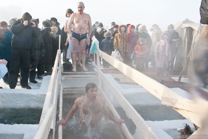 Купание в крещение 19 января (68) Крещение в Бердске, Россия, фотограф Ольга Салий (68)