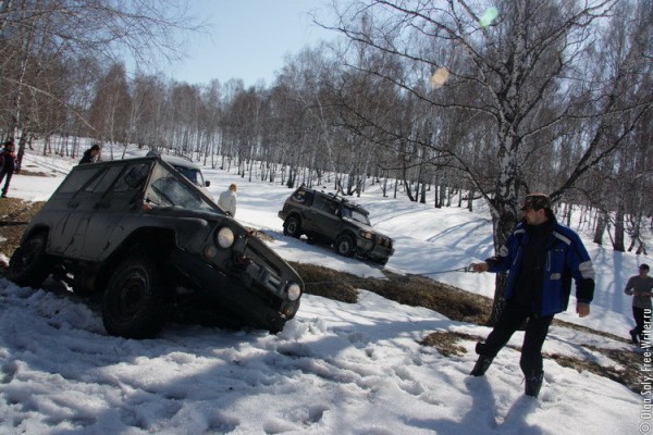паджеро 4х4 на водопаде