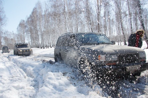 паджеро 4х4 на водопаде