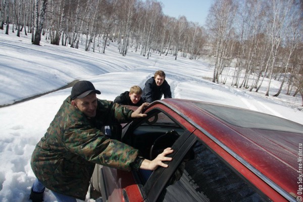 паджеро 4х4 на водопаде