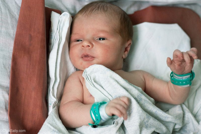 Новорожденный младенец. Про роды и роддом