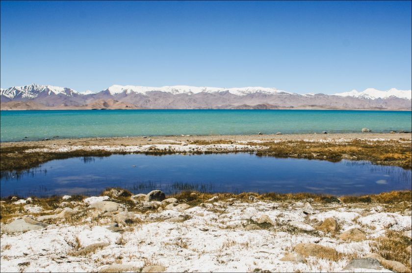 Горное озеро Каракуль, Памир