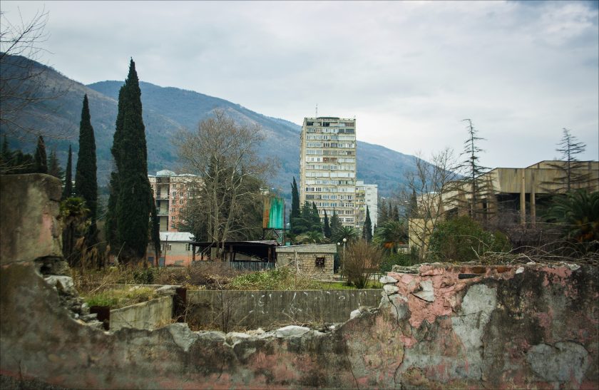 Разрушенные дома Абхазии